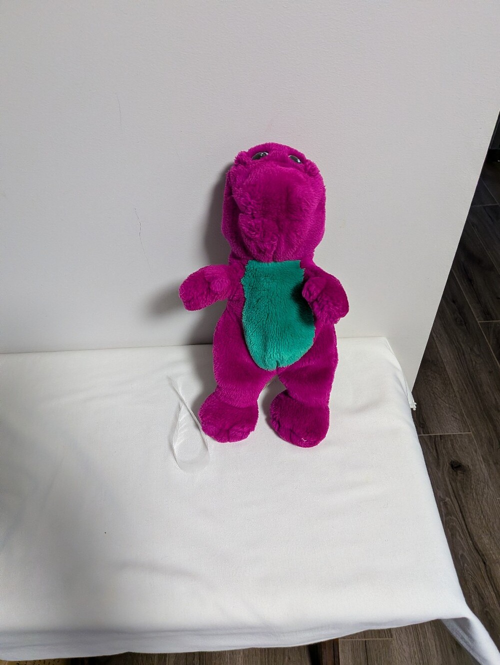 Vintage Barney plush 💜 Fair Condition. Read. 13 Inches Tall.